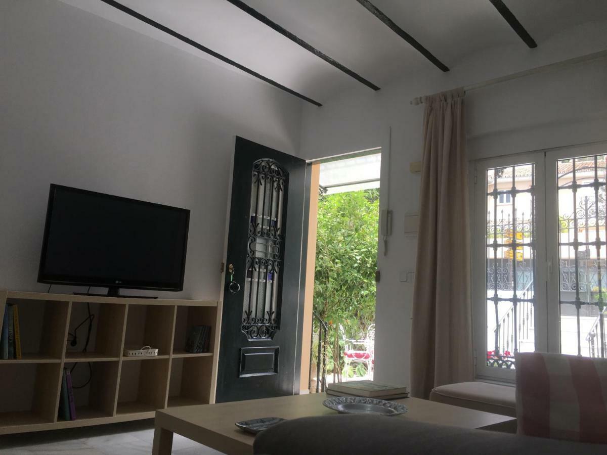 Apartamento Con Patio Malaga Bagian luar foto